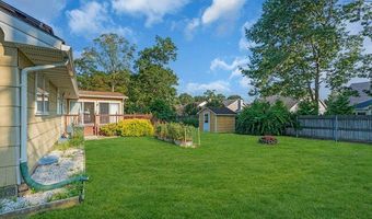 24 Woodland Rd, Bayville, NJ 08721
