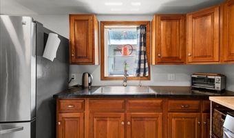 218 Donahue Rd, Barre, VT 05654