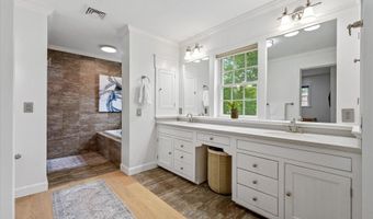 43 Darling Parke Dr, Bangor, ME 04401