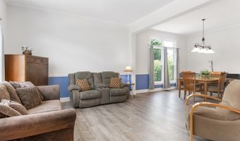 2320 Barrett Dr, Algonquin, IL 60102