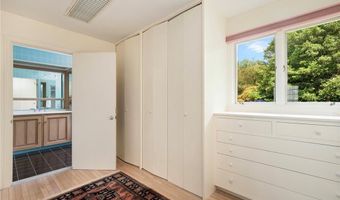 4 Mulberry Rd, Bristol, RI 02809