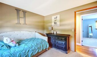 62 Meadowcrest Dr, Cumberland, RI 02864