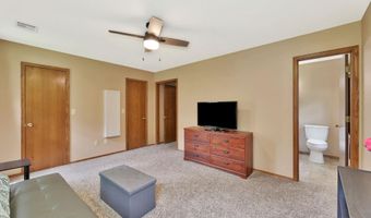 324 N Lakeside Dr, Andover, KS 67002
