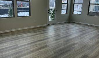 719 W Spaniel Dr, Ann Arbor, MI 48108