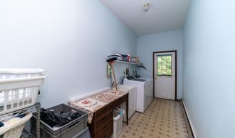 34 Michele Dr, Middletown, NJ 07748