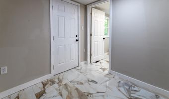 428 PINE Ln, Anniston, AL 36206