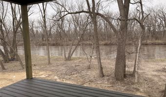 519 S 4th St, Adel, IA 50003