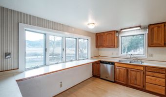24333 VAUGHN Rd, Veneta, OR 97487