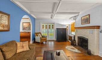 42 Robbins Ave, Amityville, NY 11701