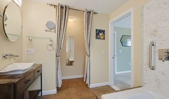 460 Richardson Ave, Attleboro, MA 02703