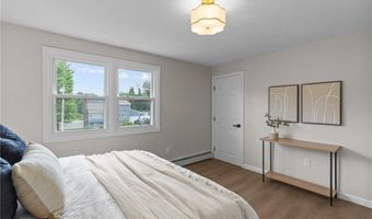 21 Hope Hill Ter, Cranston, RI 02921