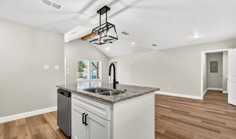 702 11th St, Abernathy, TX 79311