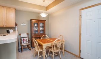 1735 34th Ave SW 1, Altoona, IA 50009
