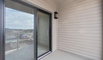 22395 CLAUDE MOORE Dr, Ashburn, VA 20148