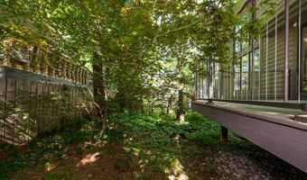 555 Glendale Cir, Ann Arbor, MI 48103