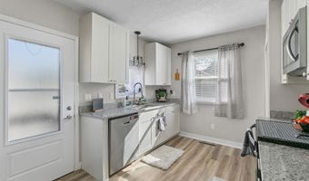 705 17th Ave SW, Altoona, IA 50009