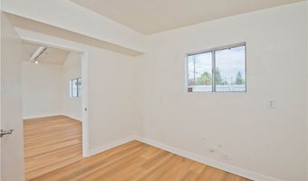 18063 Burbank Blvd, Encino, CA 91316