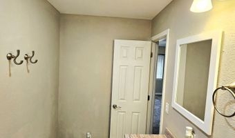 861 Oak Crst, Baxter Springs, KS 66713