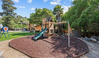20 Lake Helix Dr, La Mesa, CA 91941