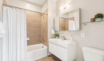 989 S BUCHANAN St #225, Arlington, VA 22204