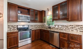 2528 Arnold Dr, Charlotte, NC 28205