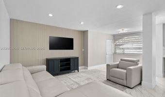 3549 Magellan Cir 418, Aventura, FL 33180