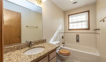 1260 Meadowview Ln, Amherst, OH 44001