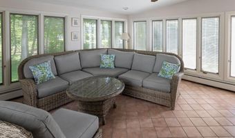 58 Sycamore Dr, East Greenwich, RI 02818