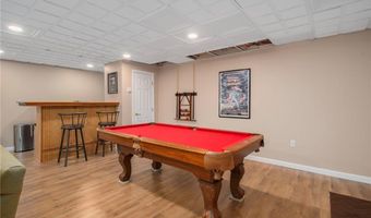 165 Lynn Cir, East Greenwich, RI 02818