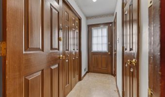 114 W SAVANNAH Dr, Bear, DE 19701