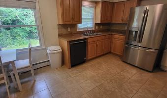 72 Blueberry Dr, East Greenwich, RI 02818
