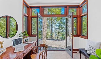 568 Sunset Dr, Angwin, CA 94508