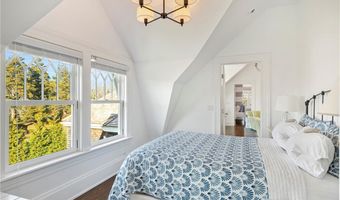 150 Boston Neck Rd, Narragansett, RI 02882
