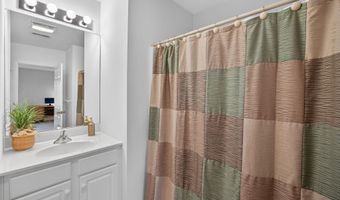 5 Blue Meadow Ct 5, Bourne, MA 02532