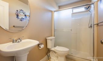 823 Royal St, Caldwell, ID 83605