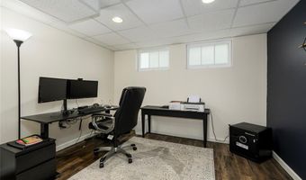 9232 Arrow Dr, Affton, MO 63123
