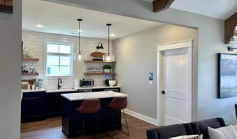 2930 Green Hills Dr, Ames, IA 50014