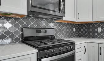 709 Flame Way, Baldwin City, KS 66006