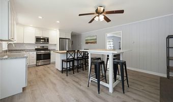 34 Foxhill Ave, Bristol, RI 02809