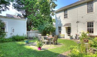 24 Old Beach Rd, Newport, RI 02840