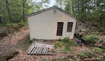 21 7th St, Auburn, ME 04210