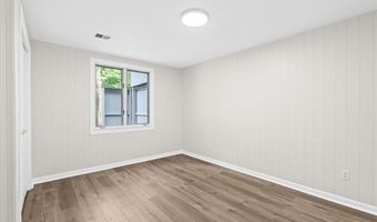 2208 Applewood Ct, Ann Arbor, MI 48103
