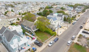 221 11th St, Beach Haven, NJ 08008