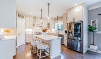 59 Camden Ln, Cranston, RI 02921