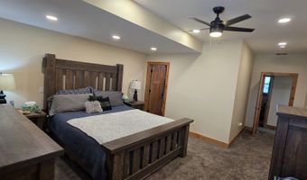 305 Snake River Dr, American Falls, ID 83211