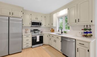 9 A Alice Dr, Burlington, CT 06013