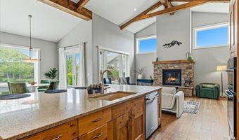 61333 Kindle Rock Loop, Bend, OR 97702