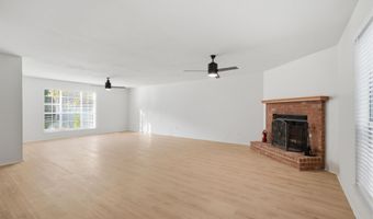 1313 River Oaks Dr, Benton, AR 72019
