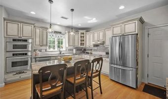2 Scenic Ridge Ct, Coventry, RI 02816