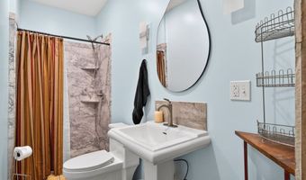 944 Lakepointe Dr, Albany, KY 42602